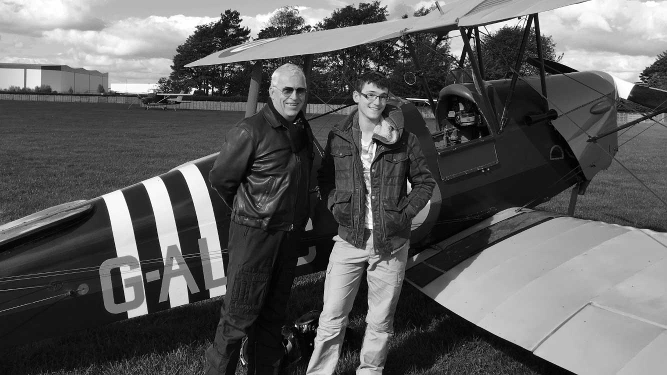 Tiger-Moth-Experience-Yorkshire-friends-and-family